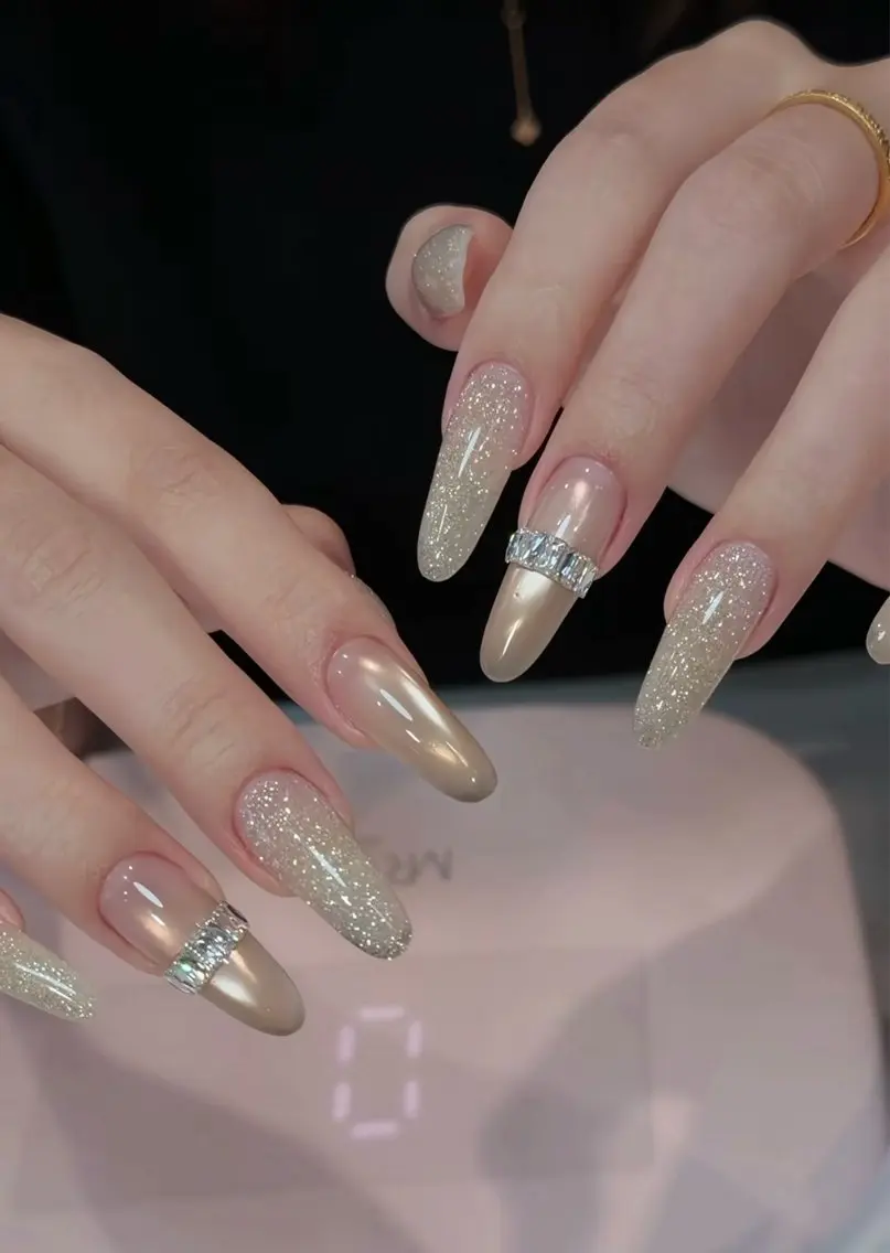 ネイル ガーリー キラキラネイル 韓国ネイル ロングネイル 持ち込み ハンドネイル HARI NAILのネイルデザイン