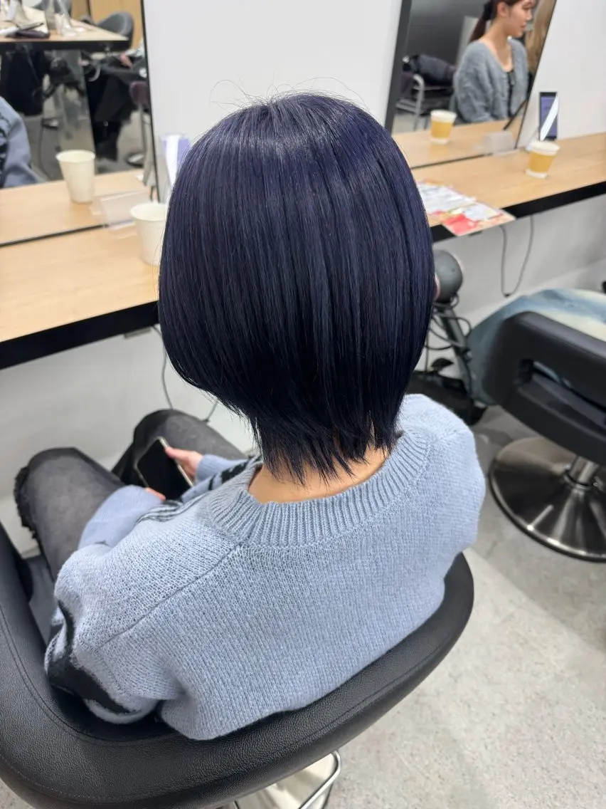 ロング カラー 暗髪🩶ラベンダー/ ブルー/ユウナ🤍のヘアスタイル