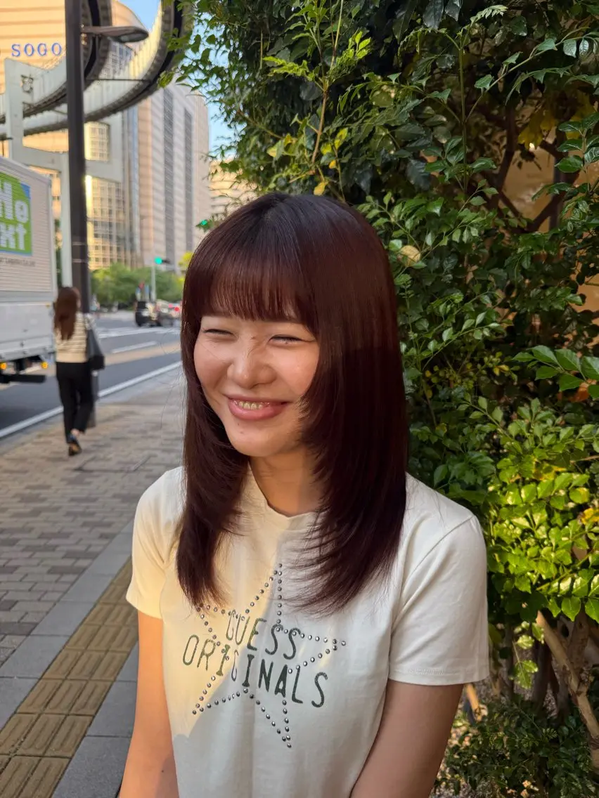 ロング レイヤーカット 山口 芽依のヘアスタイル