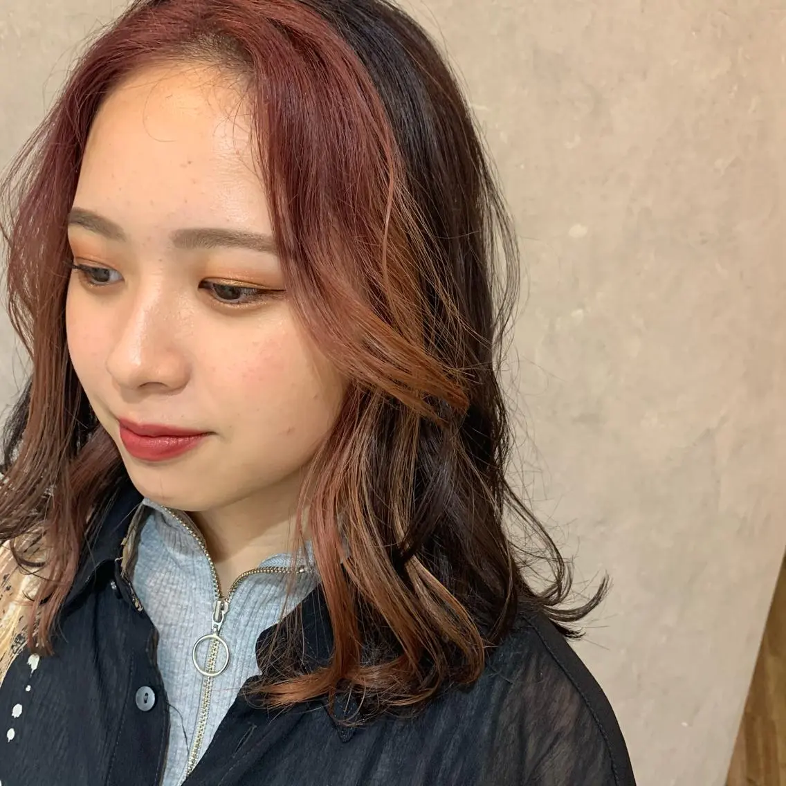 ミディアム カラー ブリーチ 顔周りカット 吉田 夢のヘアスタイル