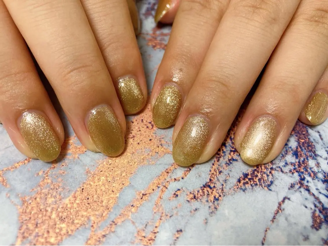 ネイル マグネットネイル 黄色 ハンドネイル mogunail &blowのネイルデザイン