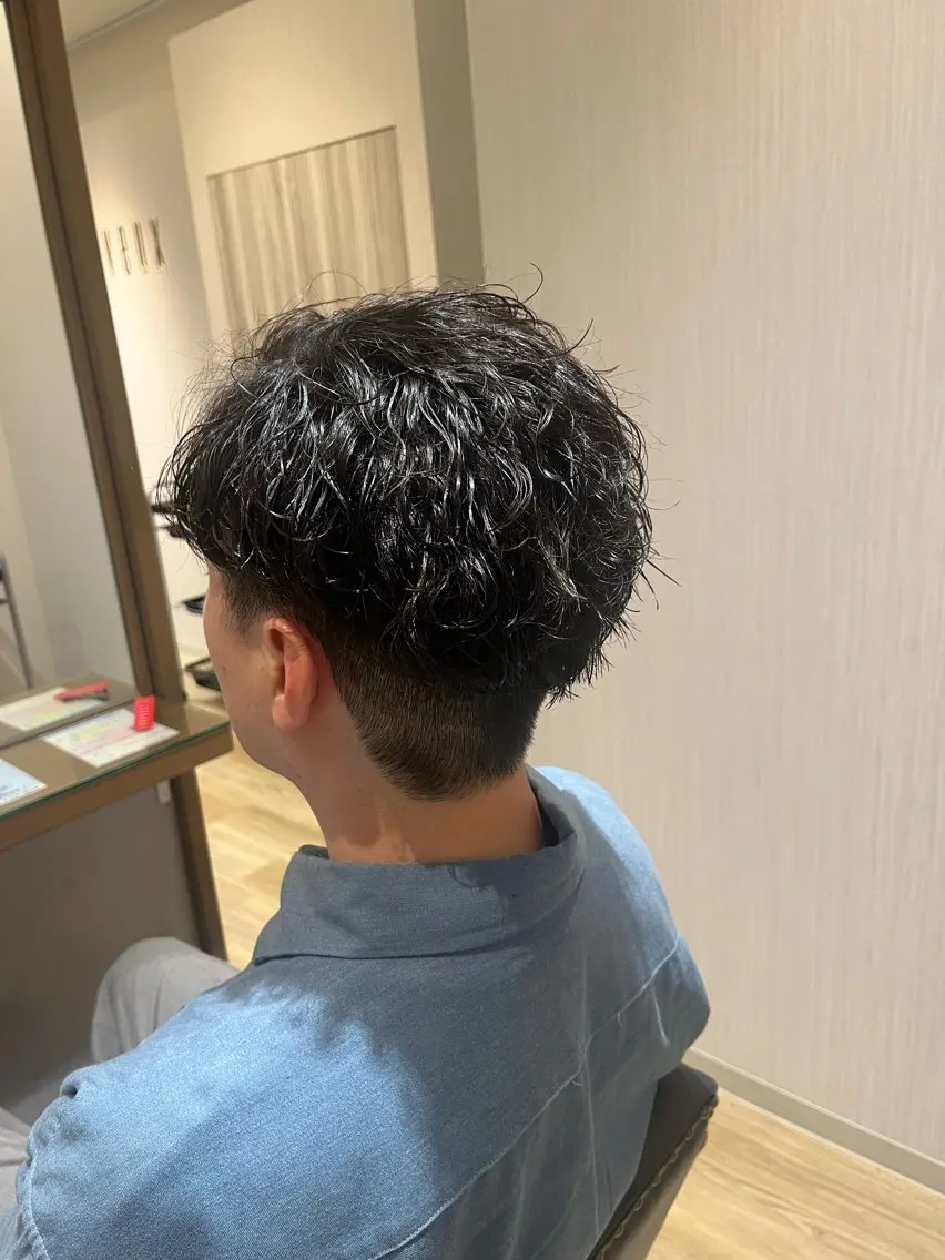 ショート パーマ メンズ メンズパーマ 波巻きパーマ カット パーマ 樋口 莉奈のヘアスタイル