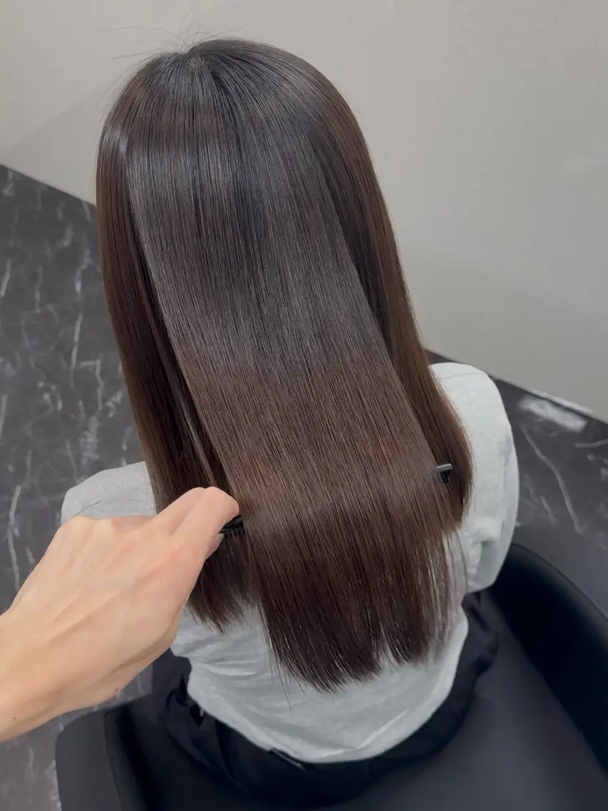 ロング カラー パーマ ヘアアレンジ メンズ キッズ メンズ韓国風 黒髪 ブルーカラー ブルーブラック レッドカラー 髪質改善Ⅰ透明感 艶カラーⅠたつやのヘアスタイル