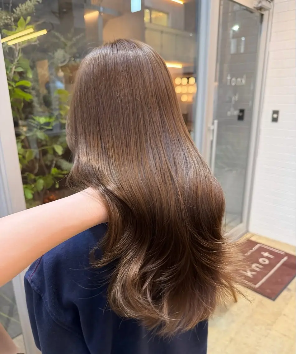 ロング トリートメント ヘアカラー 森山 千咲のヘアスタイル
