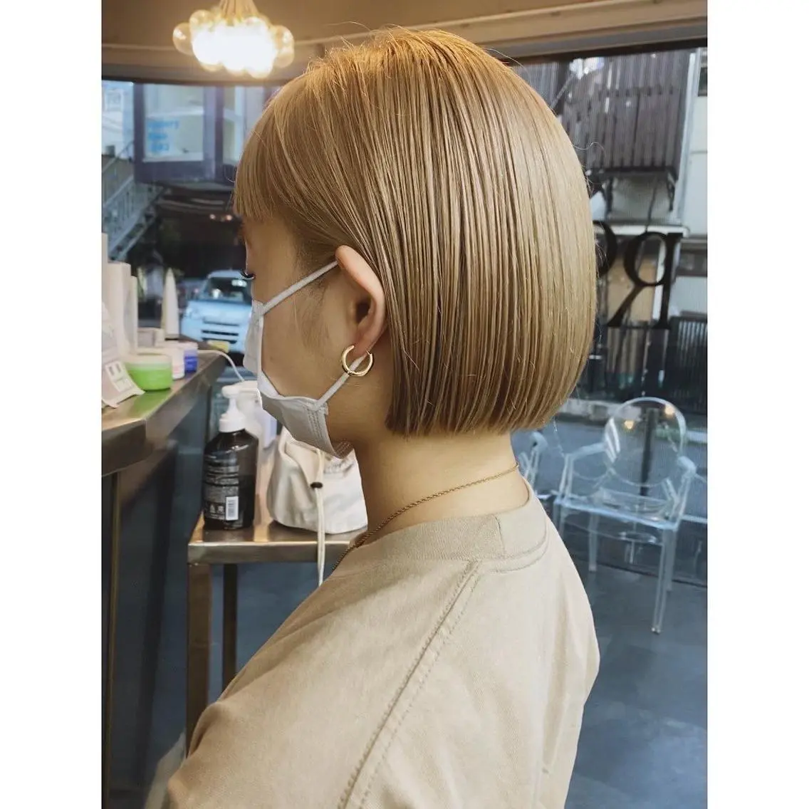 ショート カラー ハイトーンカラー ボブ 大石 沙季のヘアスタイル