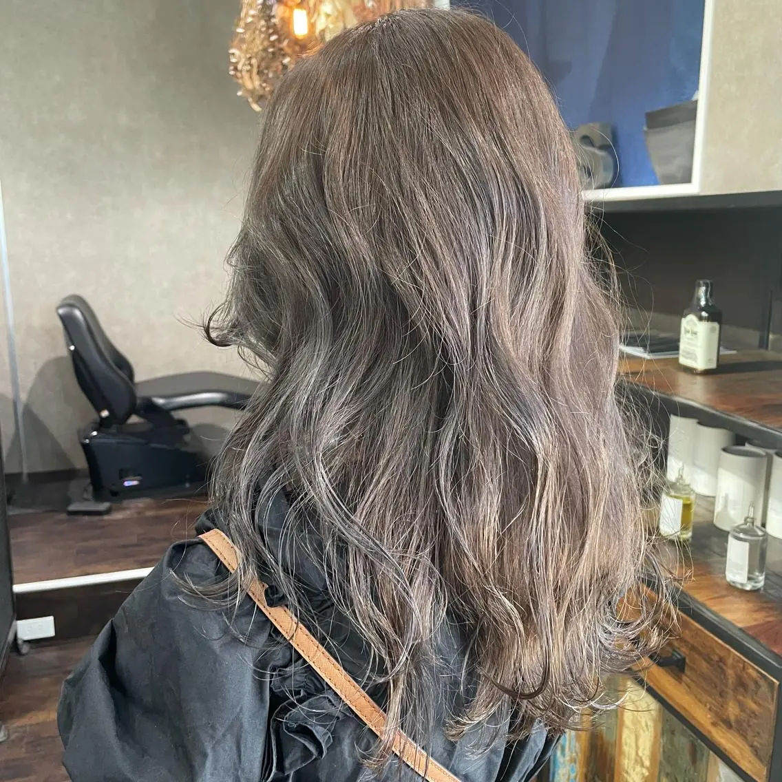 ロング カラー バレイヤージュ グレージュ レイヤーカット 山本 琴乃🦭のヘアスタイル