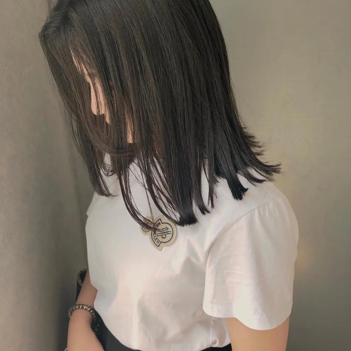 ミディアム カラー グレージュ カーキグレージュ 切りっぱなしロブ カット ヘアカラー トリートメント ボブ/レイヤー/ケア パーマ/リュウタのヘアスタイル