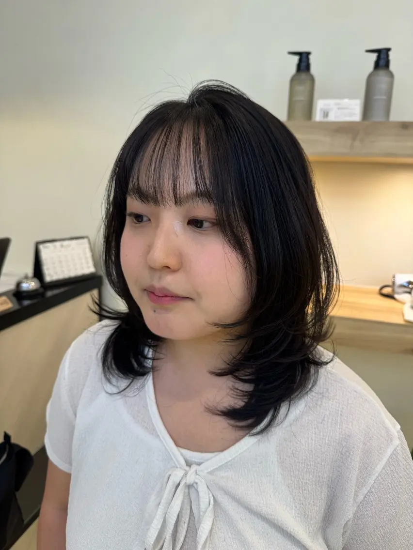 ミディアム 🧿パーマ／ レイヤー🧿シュリのヘアスタイル