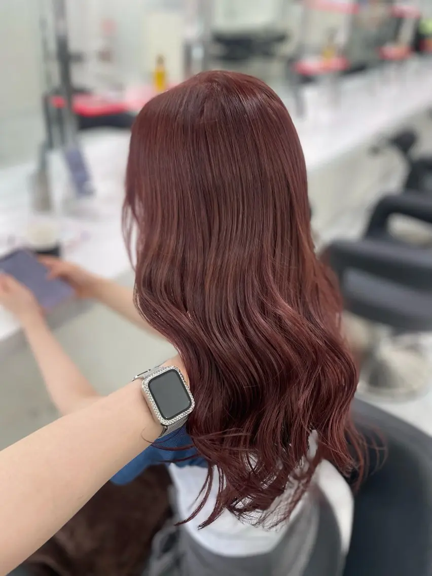 ロング カラー ピンクカラー レッドカラー ヘアカラー トリートメント ラベンダー💜 グレージュ🩶のヘアスタイル