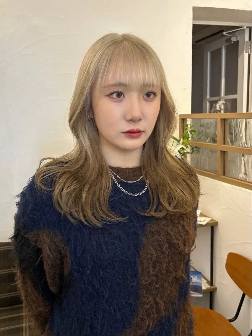 セミロング カラー ハイトーンカラー ヘアカラー 水谷 優華のヘアスタイル