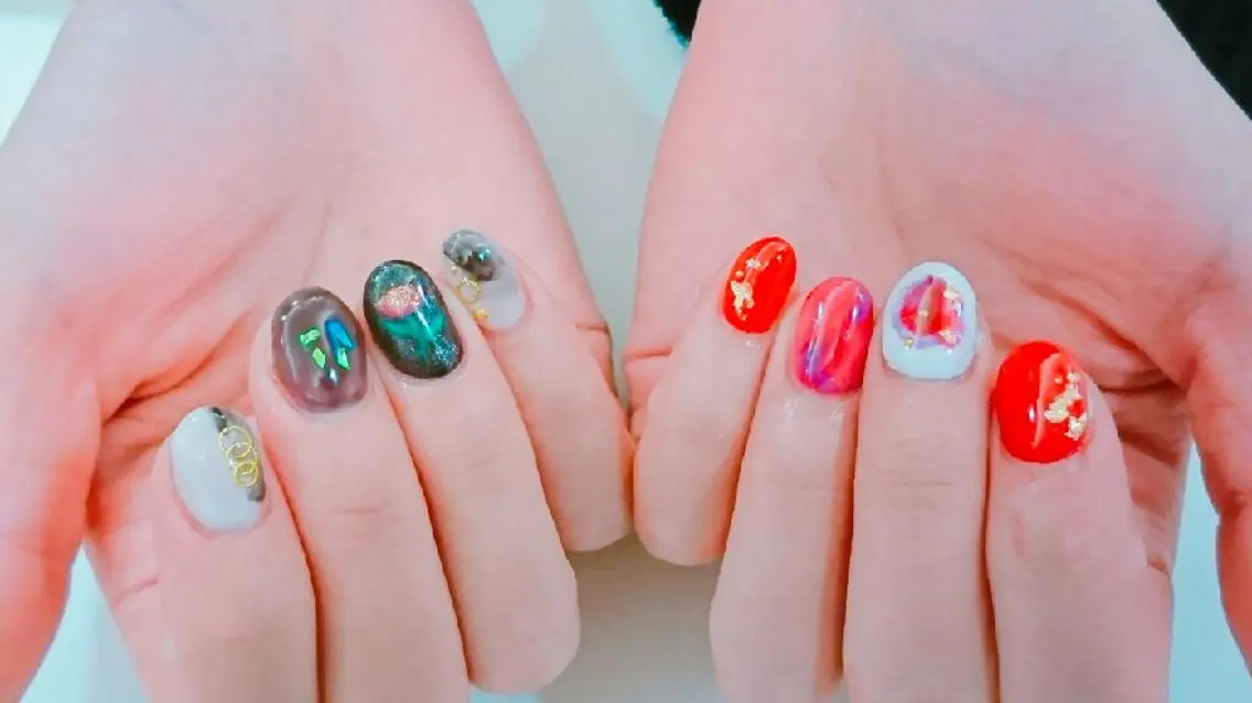 ネイル ネイビー ニュアンスネイル 赤色 Bianca TANAKAのネイルデザイン