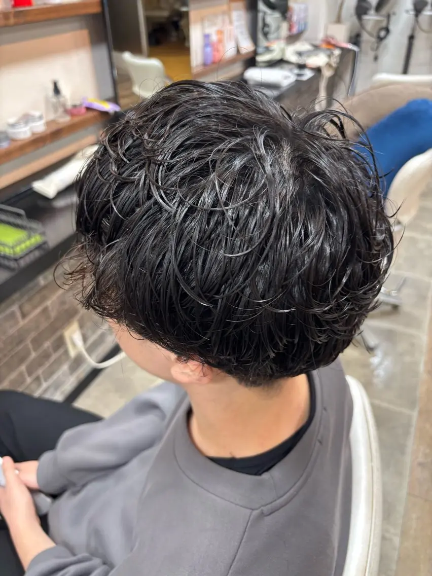 パーマ ヘアアレンジ メンズ メンズパーマ ニュアンスパーマ カット パーマ イツキ🌕デザインカ ラー🥨髪質改善🫧のヘアスタイル