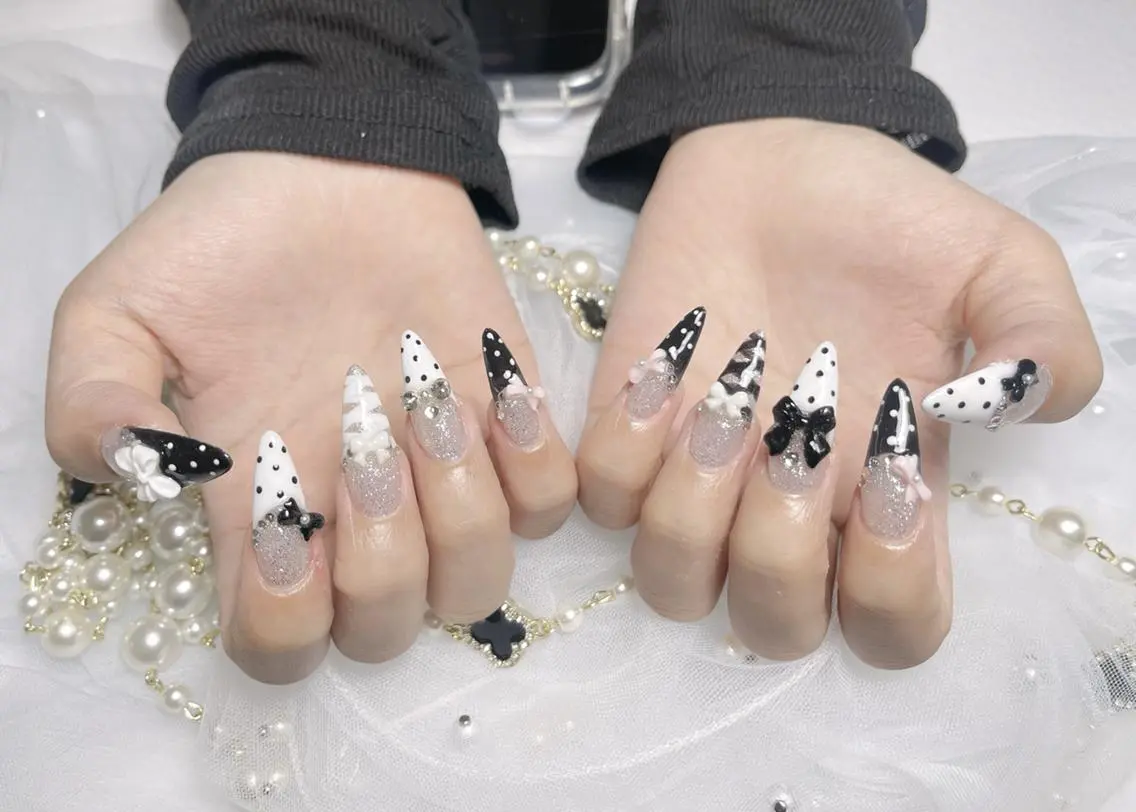 ネイル 長さ出し フットネイル ジェルネイル 韓国ネイル マグネットネイル ハンドネイル Huynnail Shinjukuのネイルデザイン