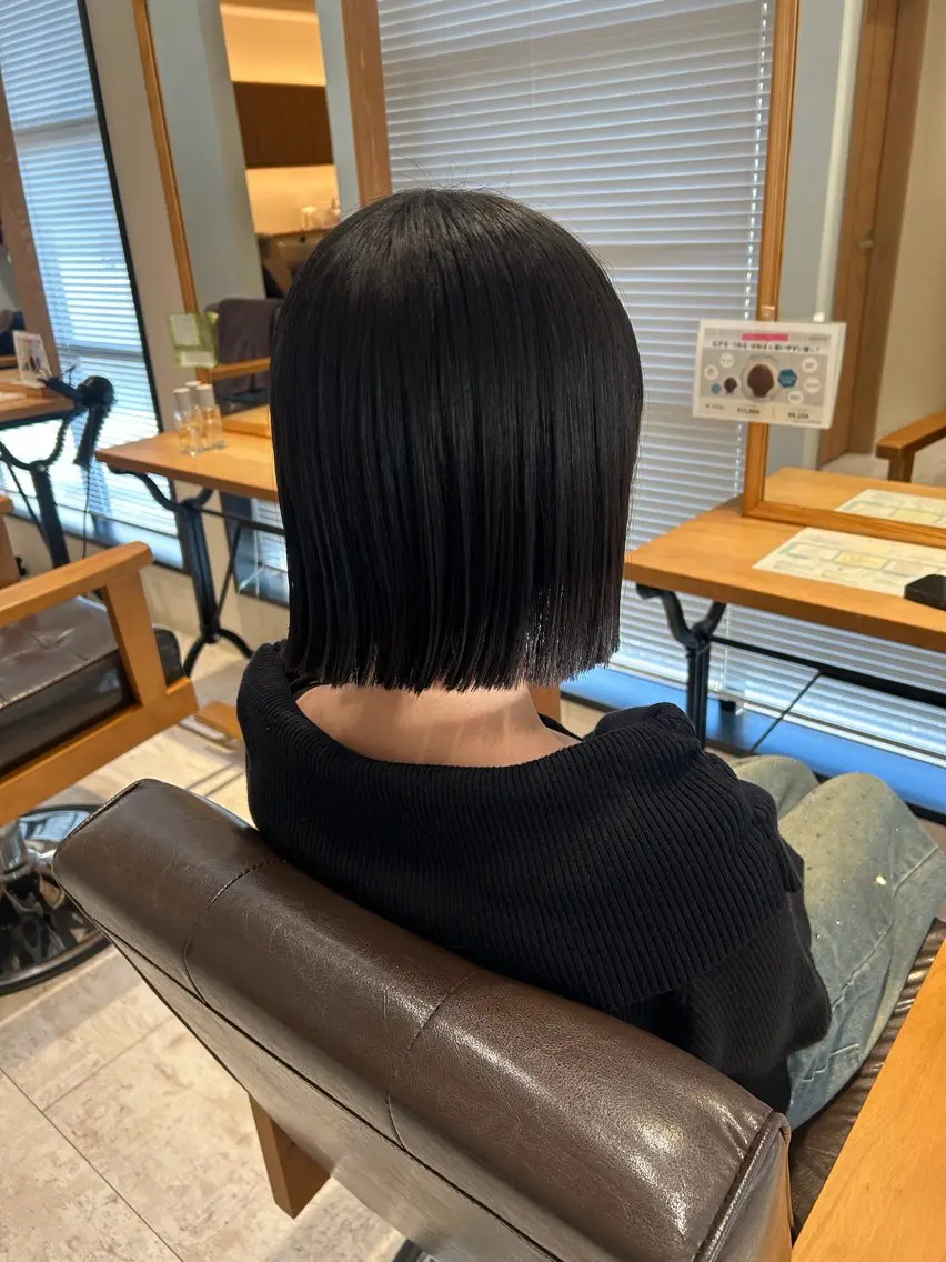 ショート 切りっぱなしボブ ボブ カット 渡辺 望愛のヘアスタイル