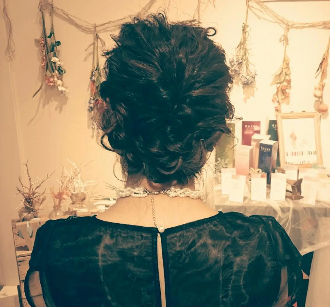 ヘアアレンジ セミロング 結婚式・ブライダル ヘアセット/髪質改善 /カラー/TADOのヘアスタイル