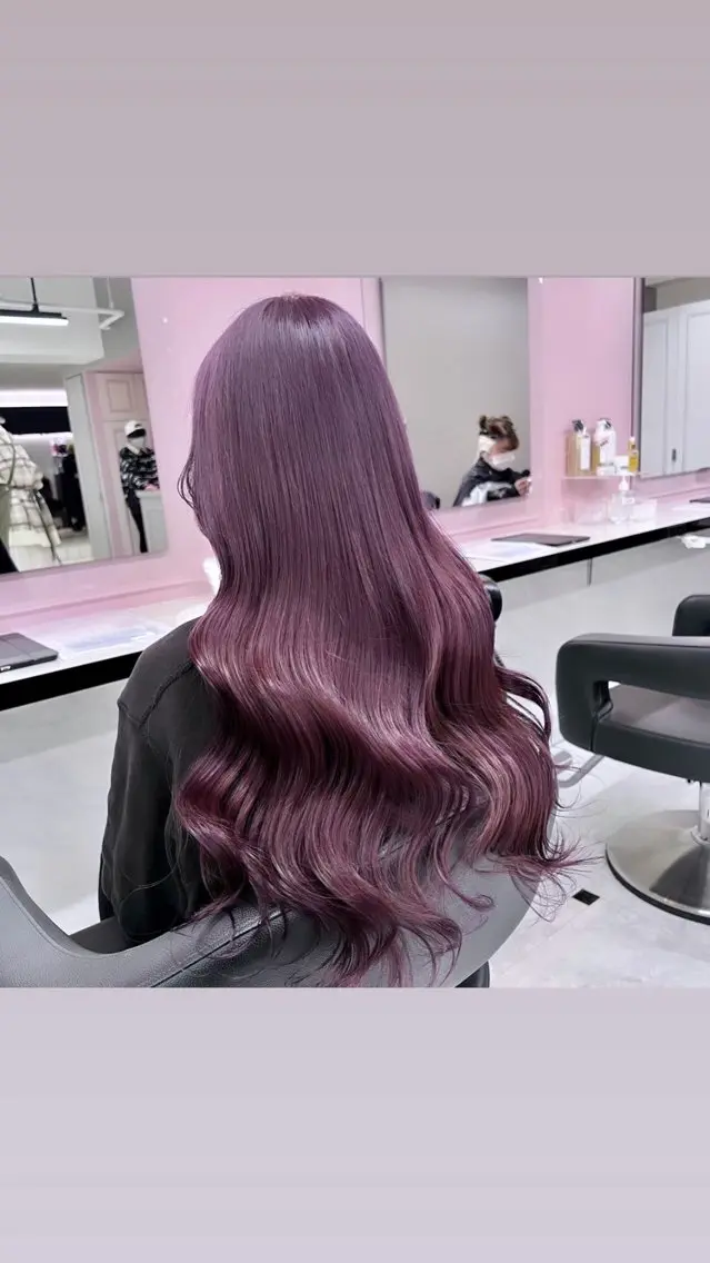 セミロング カラー ヘアアレンジ カシス レッドカラー ヘアカラー トリートメント ヘッドスパ ヘアセット 💎韓国/ レイヤー カット/ 暖色🫧のヘアスタイル