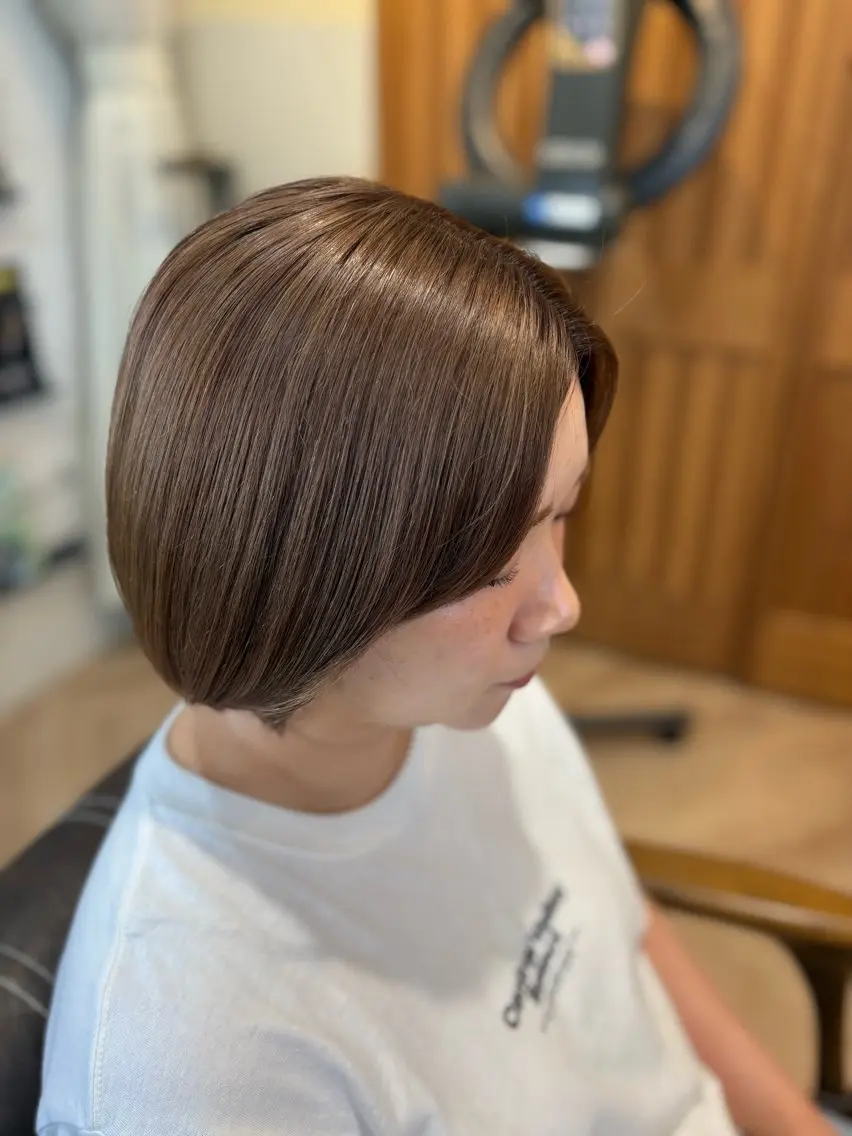 ショート カラー ベージュカラー ブリーチ モカベージュ ヘアカラー トリートメント goen/射水/北田 千恵のヘアスタイル