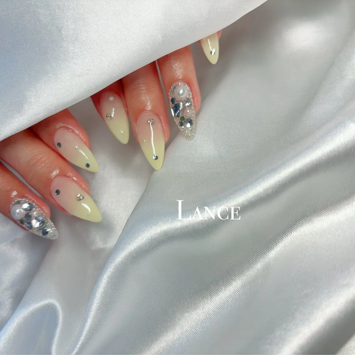 ネイル オーロラネイル フットネイル フレンチネイル キラキラネイル 韓国ネイル Lance nailのネイルデザイン
