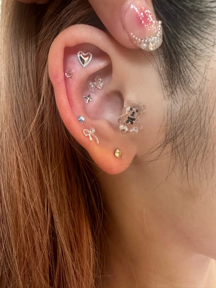 耳ツボジュエリー👂💎✨練習モデルの写真