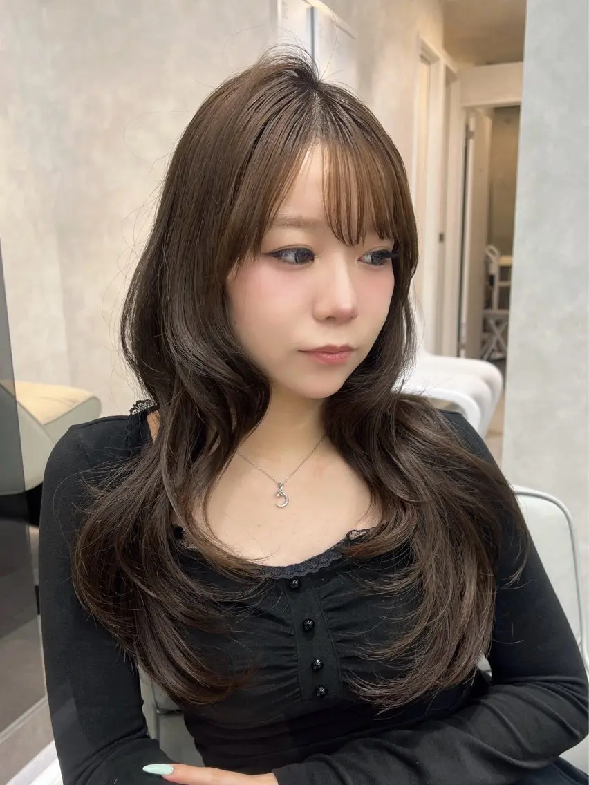ロング YUNA /栄/透明感カラーのヘアスタイル