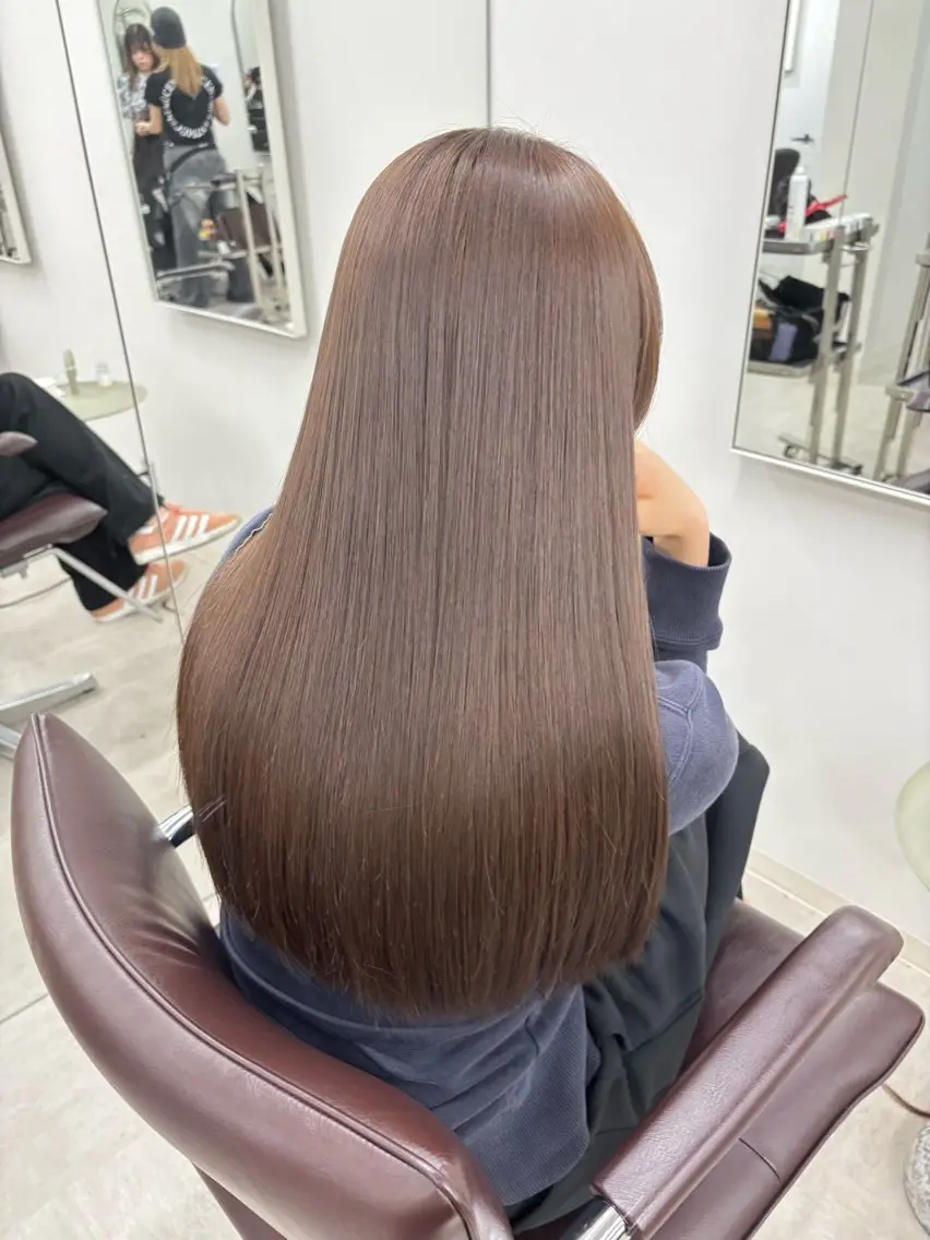 セミロング カラー 渋谷｜透明感カラー 🫧🤍｜rinaのヘアスタイル