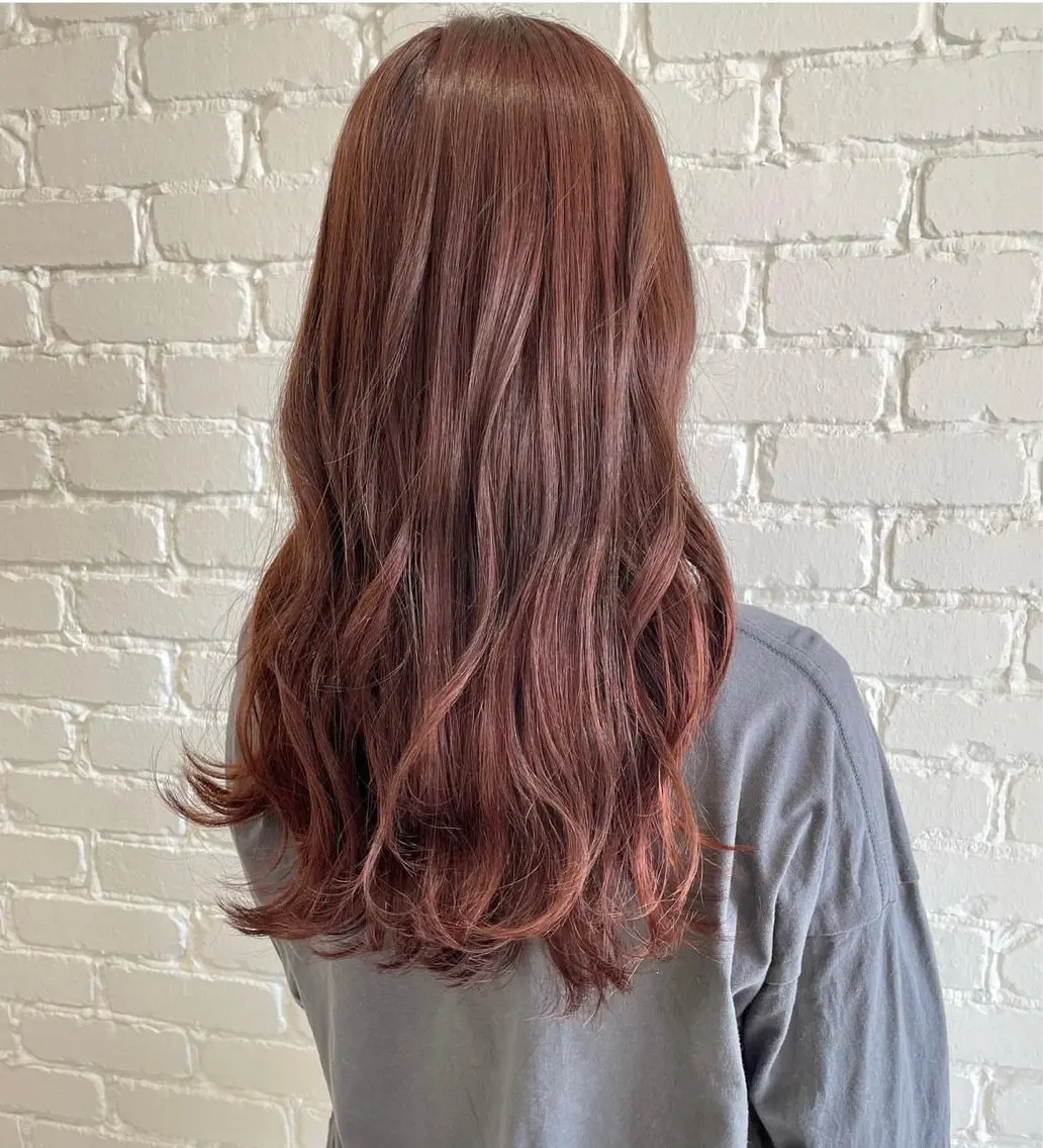 ロング カラー ピンクカラー 💫レイヤーカット 💫ブリーチ💫サキのヘアスタイル
