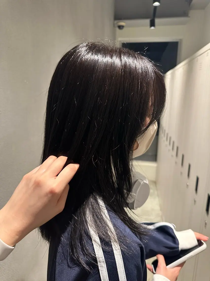 セミロング 丸山 心 / 艶カラーのヘアスタイル