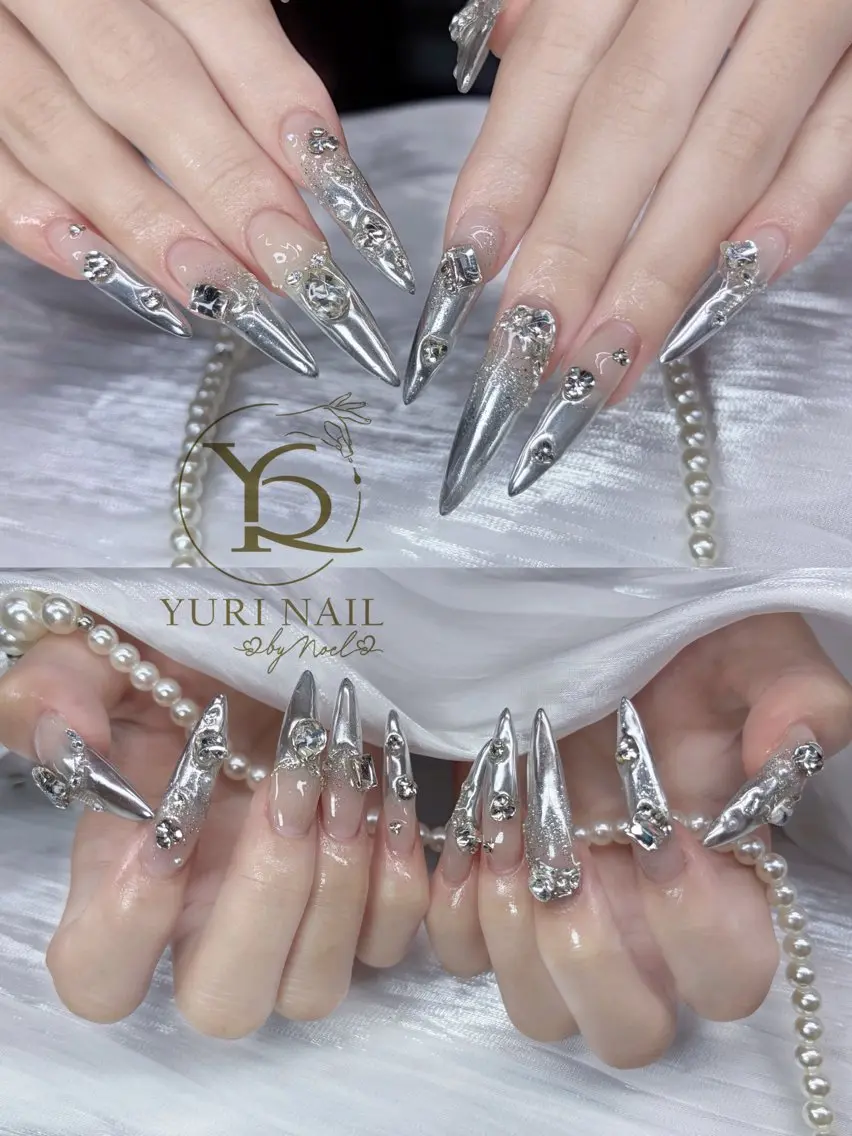 ネイル ハンドネイル フットネイル ハンドケア YURI Nail NARITAのネイルデザイン