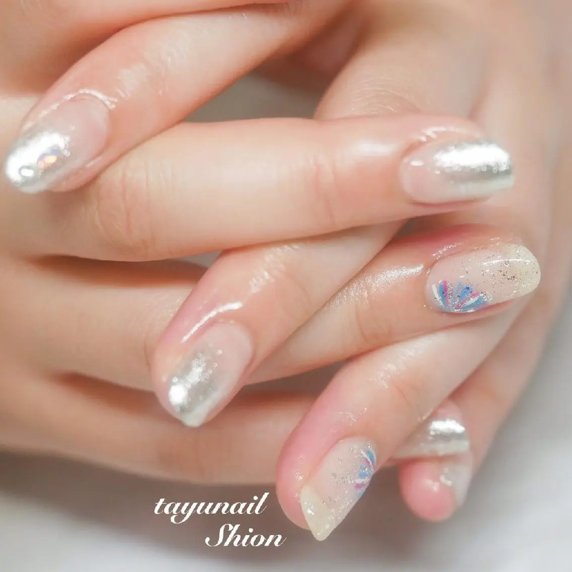 ネイル アートネイル ブルー ジェルネイル グラデーション キラキラネイル ネイルサロン 【たゆnail】のネイルデザイン
