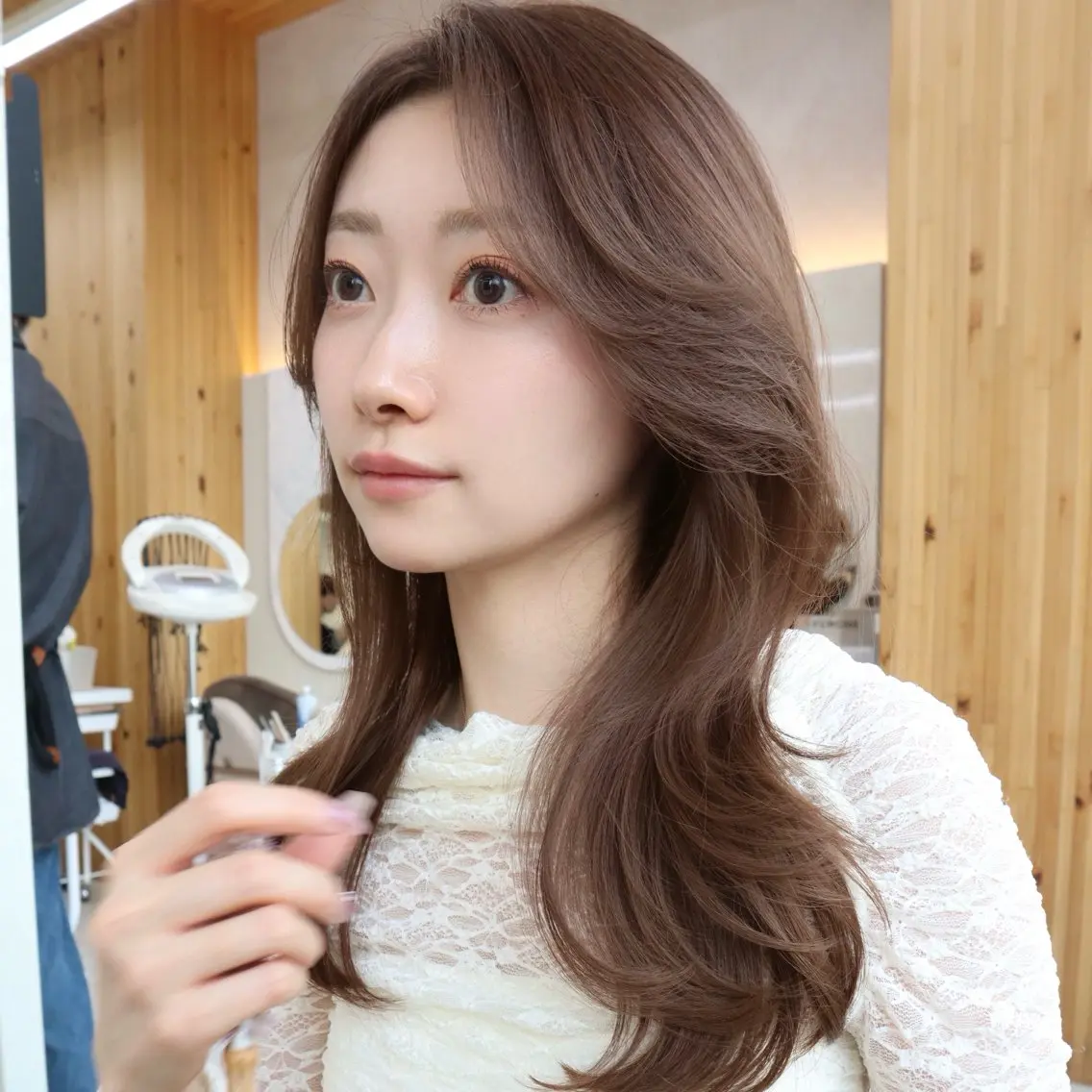 セミロング カラー カット ヘアカラー トリートメント 似合わせレイヤー/ 透明感カラーのヘアスタイル