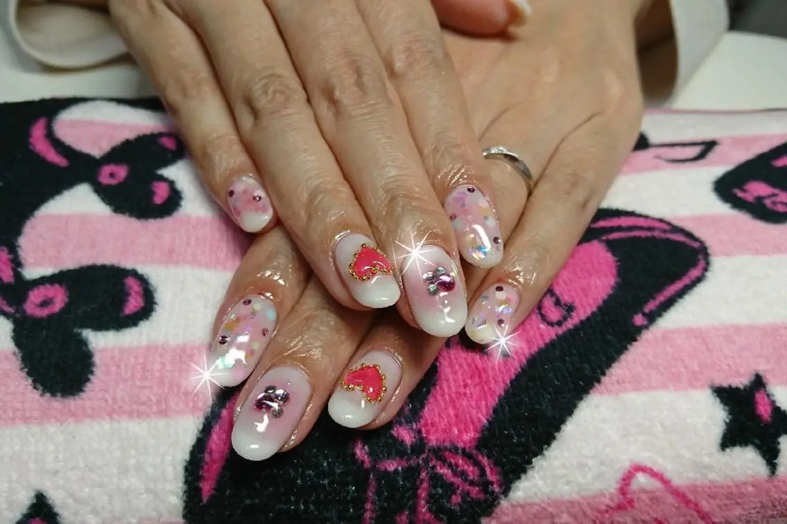 ネイル キラキラネイル ホワイト nail yukkoのネイルデザイン