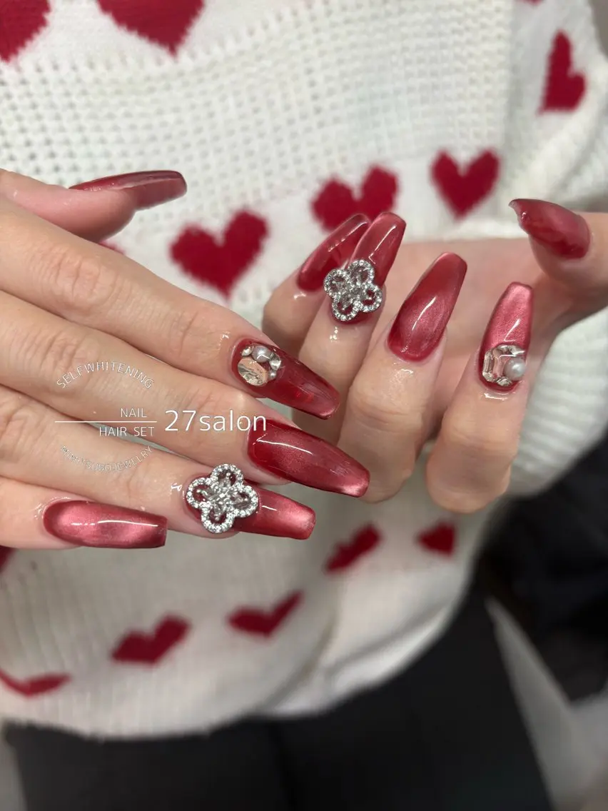 ネイル マグネットネイル 赤色 ハンドネイル 27salon yuinaのネイルデザイン