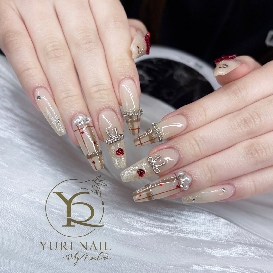 ネイル ハンドネイル YURI Nail NARITAのネイルデザイン