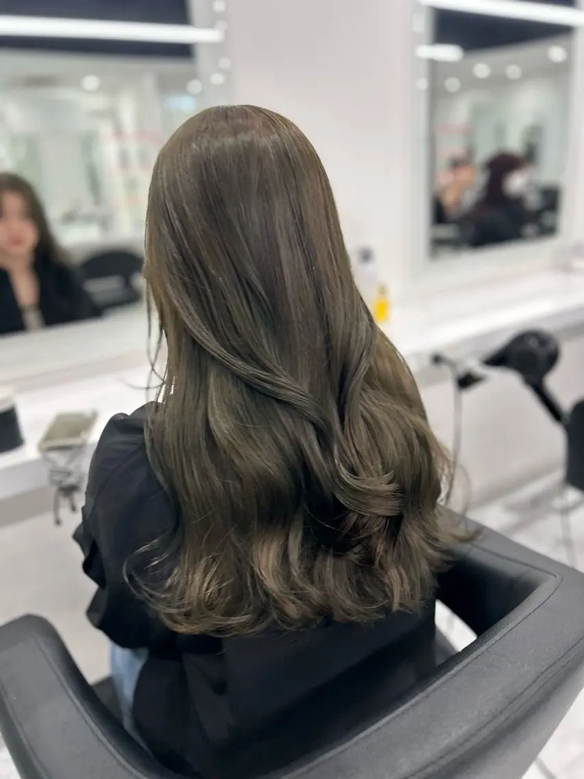ロング カラー ヘアカラー トリートメント ヘアセット Kawahara WATARUのヘアスタイル