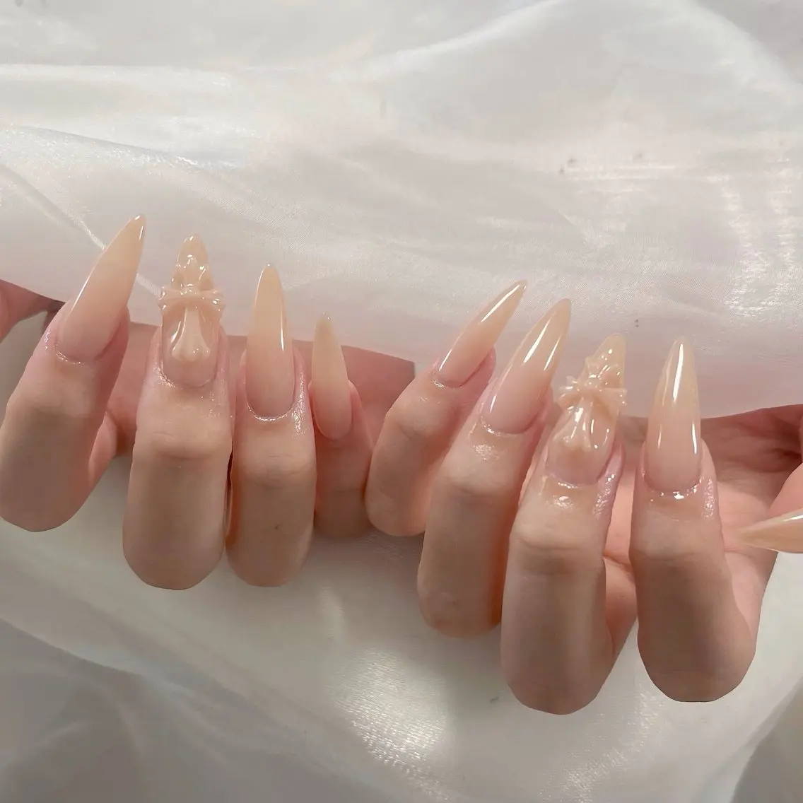 ネイル オーロラネイル 長さ出し フラッシュネイル フレンチネイル ジェルネイル ハンドネイル ハンドケア CiCi Nail Salonのネイルデザイン