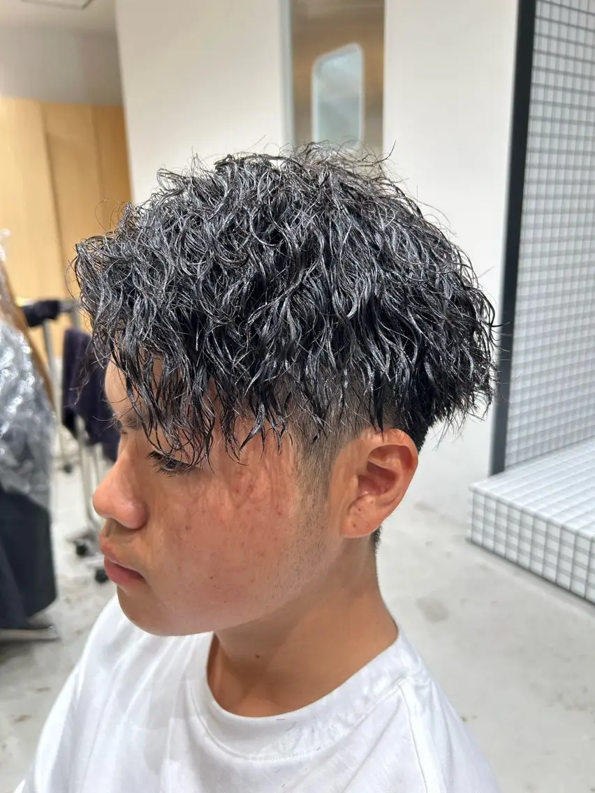 パーマ メンズ フェードカット メンズパーマ カット パーマ 🐲ツイスパ🐲 フェード/龍のヘアスタイル