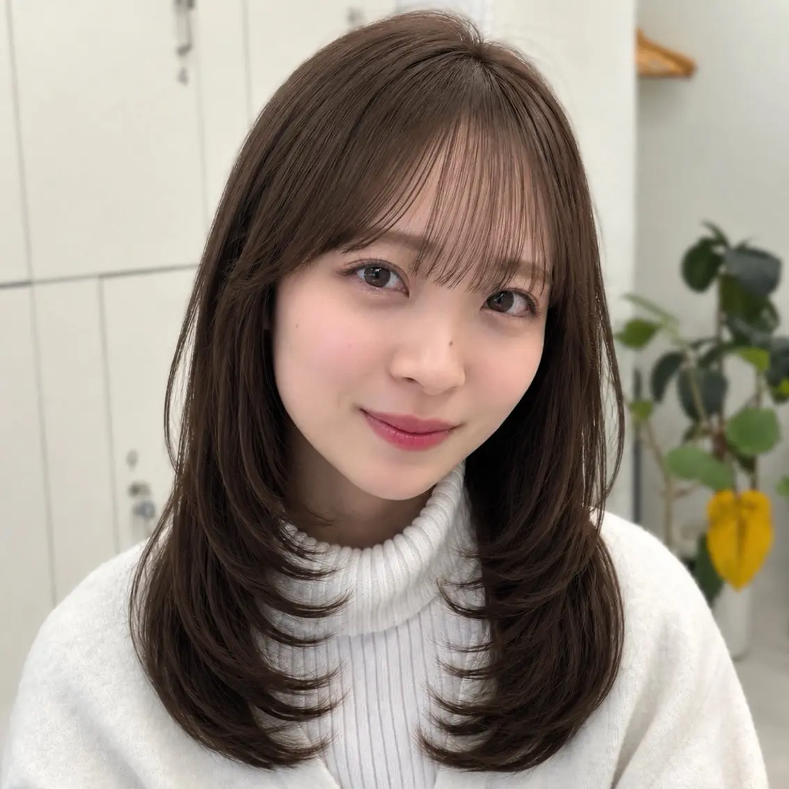 ミディアム カット トリートメント mei / レイヤー 顔まわり 🤍のヘアスタイル