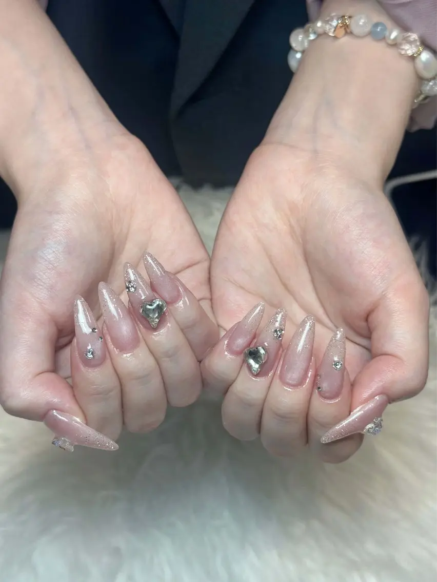 ネイル チークネイル ドット フレンチネイル グラデーション ハート ハンドネイル Julli NailStudioのネイルデザイン