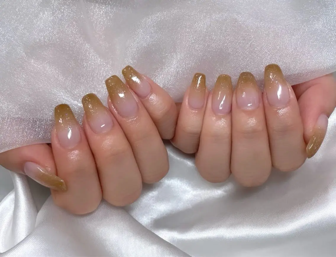 ネイル グラデーション ラメ(グリッター) nail &eye Lunasisのマツエク・マツパデザイン