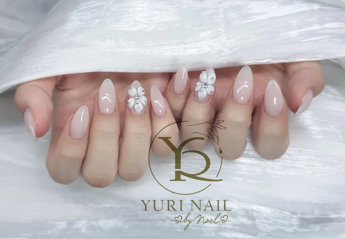 ネイル ハンドネイル フットネイル ハンドケア YURI Nail NARITAのネイルデザイン