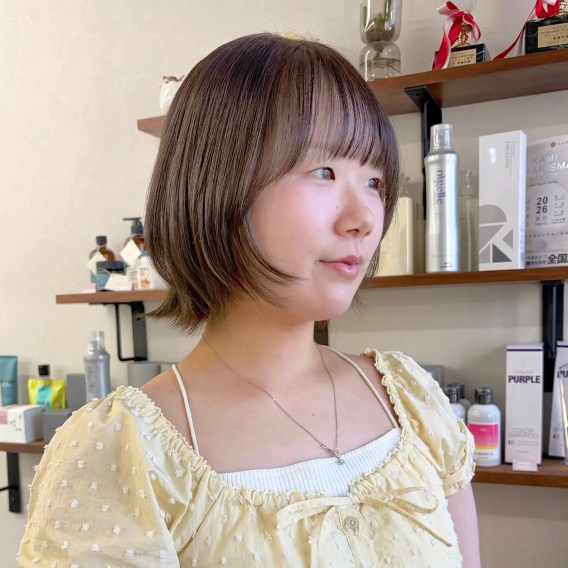 ショート カラー ボブレイヤー ブリーチ ブラウンカラー ナチュラルブラウン ブリーチなしカラー カット ヘアカラー トリートメント 初めてのショート お任せください✂️のヘアスタイル