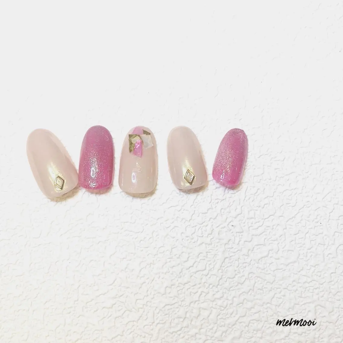 ネイル オーロラネイル キラキラネイル マグネットネイル ミラーネイル ニュアンスネイル mermooi nailのネイルデザイン