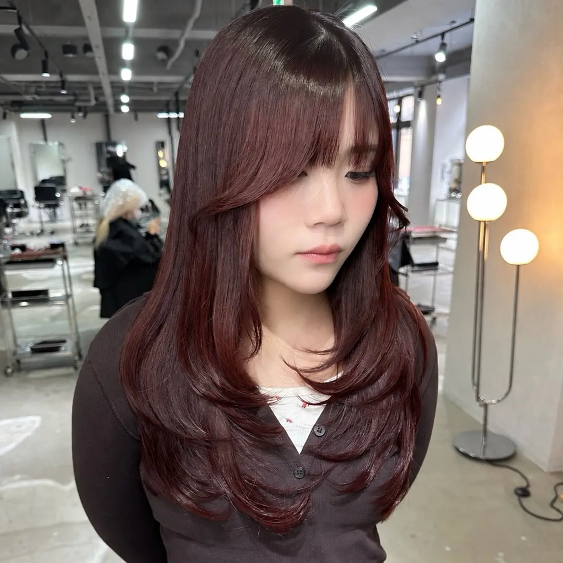 ロング くびれヘア 顔まわりレイヤー 顔周りカット 韓国風ヘア くびれレイヤー カット ヘアカラー 韓国レイヤー🇰🇷 艶髪💎renのヘアスタイル