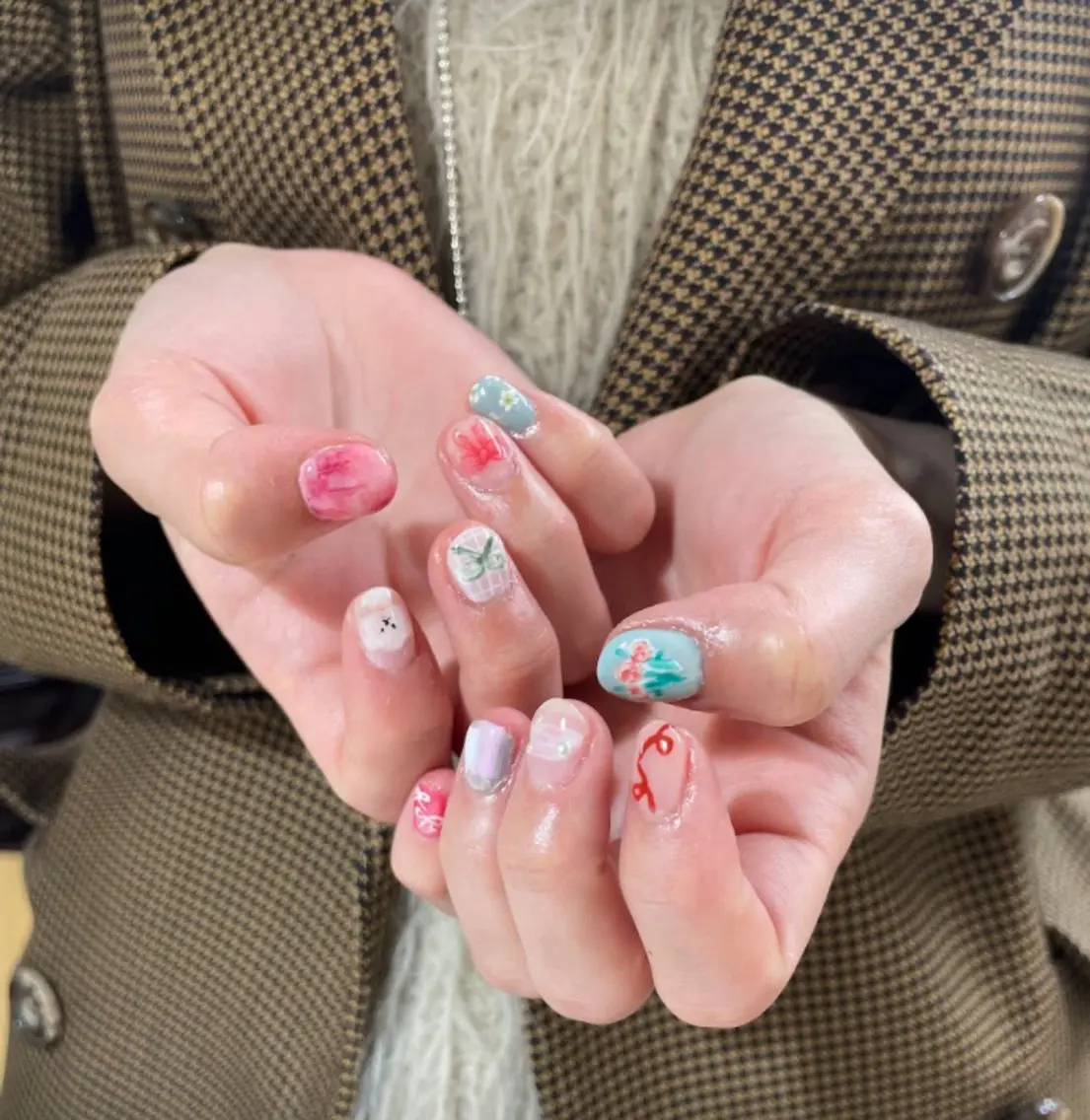 ネイル アートネイル べっ甲ネイル ジェルネイル グリーン キラキラネイル nailstudio eviz新宿店のネイルデザイン