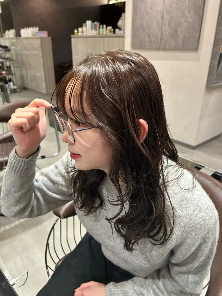 セミロング 山元 くるみのヘアスタイル