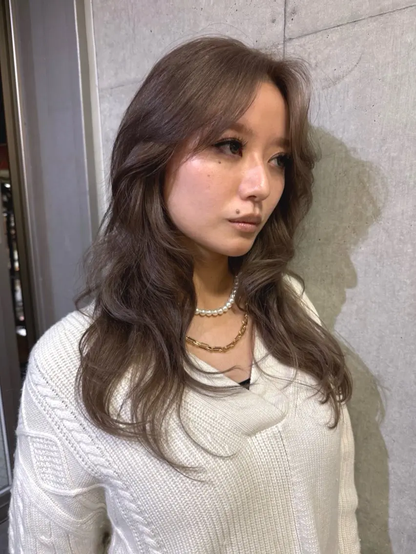ミディアム カット ヘアカラー レイヤーカット\ウル フ　chinatsuのヘアスタイル