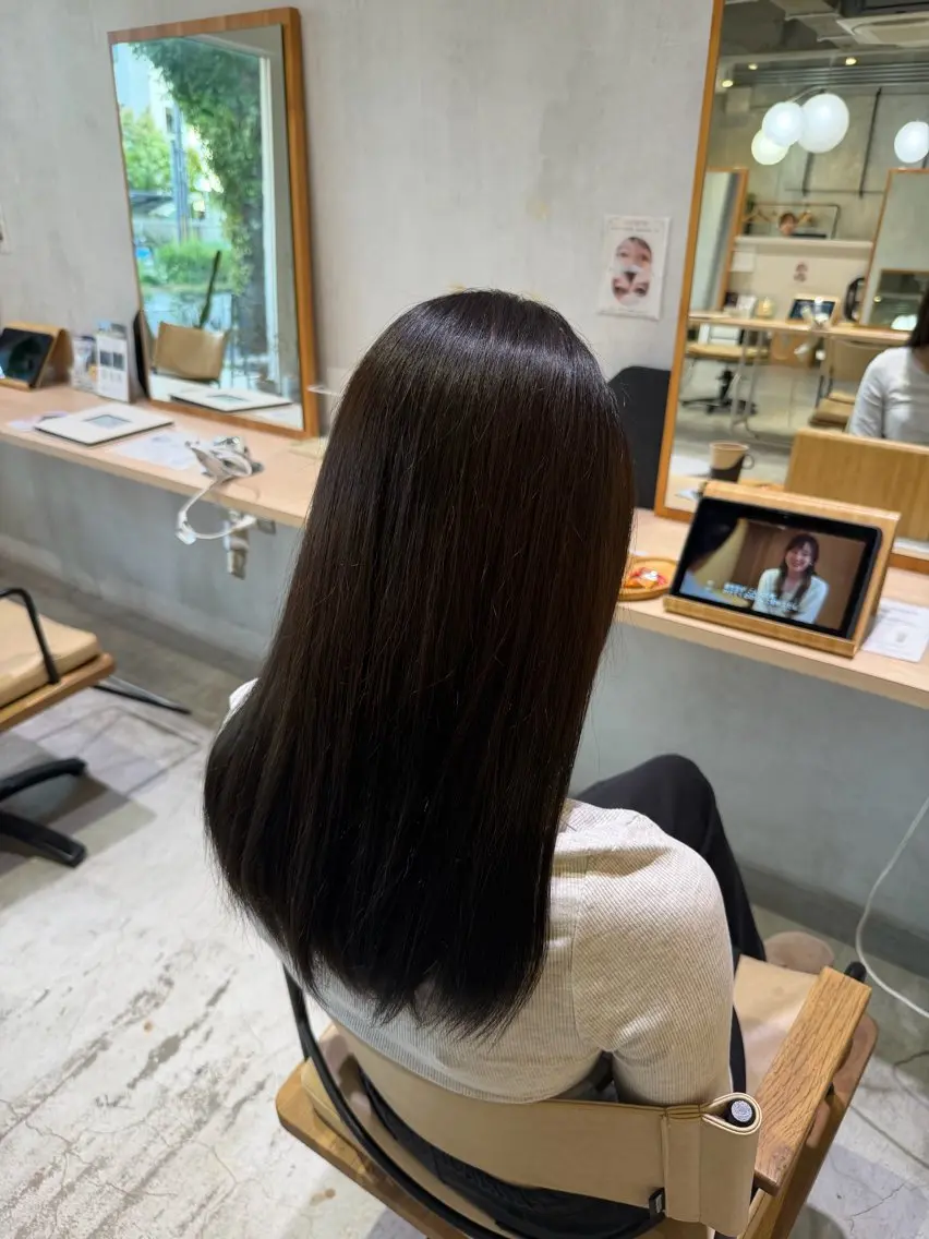 カラー 透明感カラー グレージュ オリーブグレージュ オリーブグレー 田村 結依花のヘアスタイル
