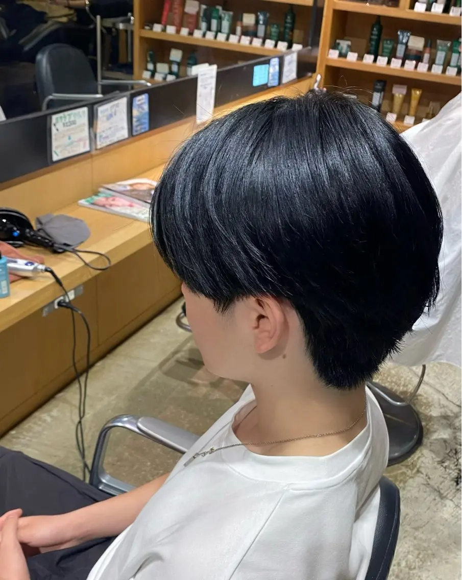 カラー メンズ 野々山 芽衣のヘアスタイル