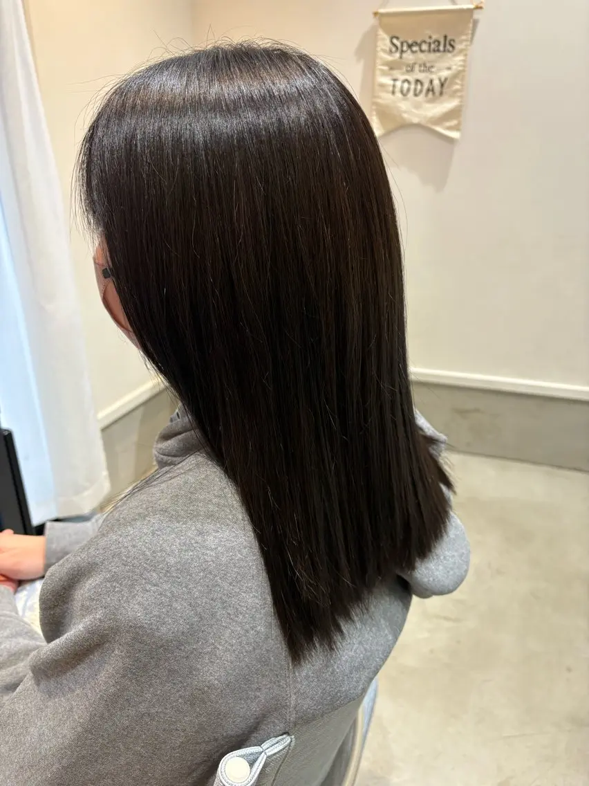 ロング アッシュ 髪質改善 ヘアカラー 折本 沙織のヘアスタイル