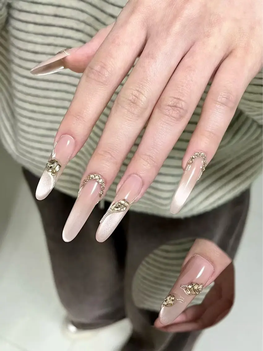 ネイル VELA ネイルサロンのネイルデザイン
